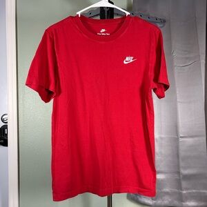 Nike Men's Red T-Shirt
